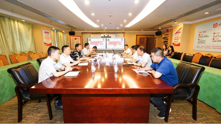 2020831557116982 尊龙集团官网集团党委召开“八一”慰问座谈会