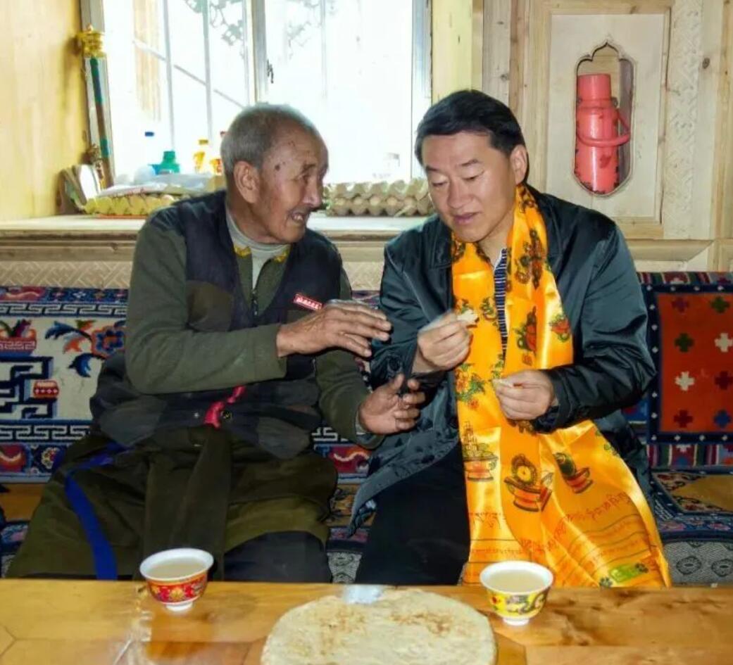2021391525421242 尊龙集团官网责任 | 四川尊龙集团官网强化“四个引领” 助扶稻城县麻格同村脱贫奔康