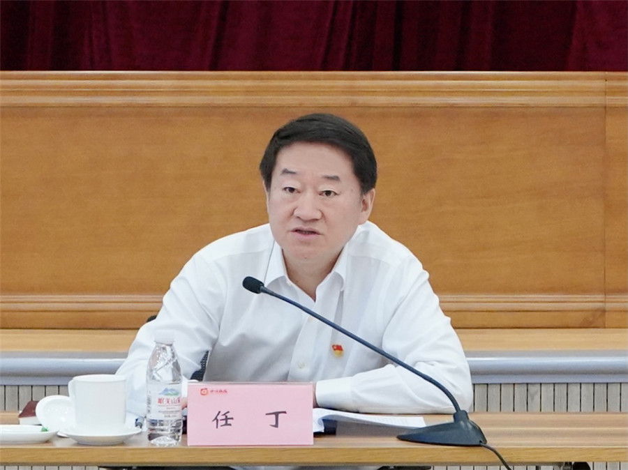 2021781756116937 省尊龙集团官网集团召开庆祝中国共产党成立100周年座谈会