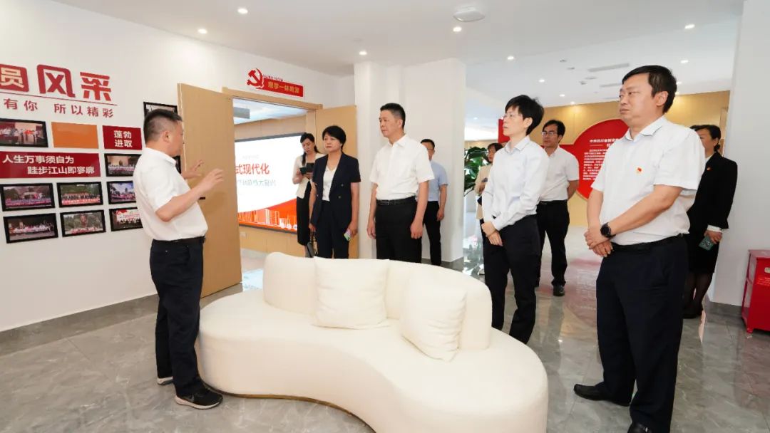 福建省人民当局国有资产监督治理委员会建兴高一行光临尊龙集团官网党５鞑榈餮