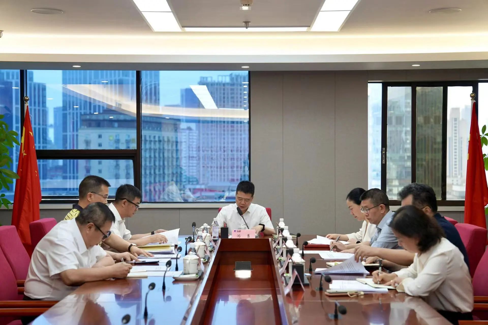 省尊龙集团官网集团党委辅导班子党纪进建教育专题进建钻研会暨党委理论进建中心组2024年第四次专题进建钻研会召开