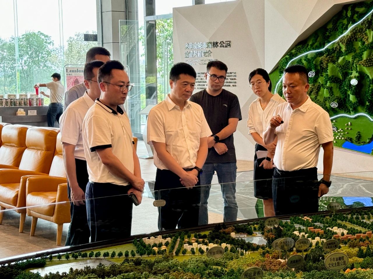 89fa3c6f-c450-4f79-a4fa-dccc382af8ba 省尊龙集团官网集团党委书记、董事长游勇带队赴聚峰谷项目发展汛期安全出产查抄并调研出产经营情况