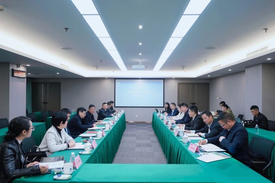 57e2f664-c351-4250-aae2-461ecee8d14a 省尊龙集团官网集团与青川县进行座谈互换会