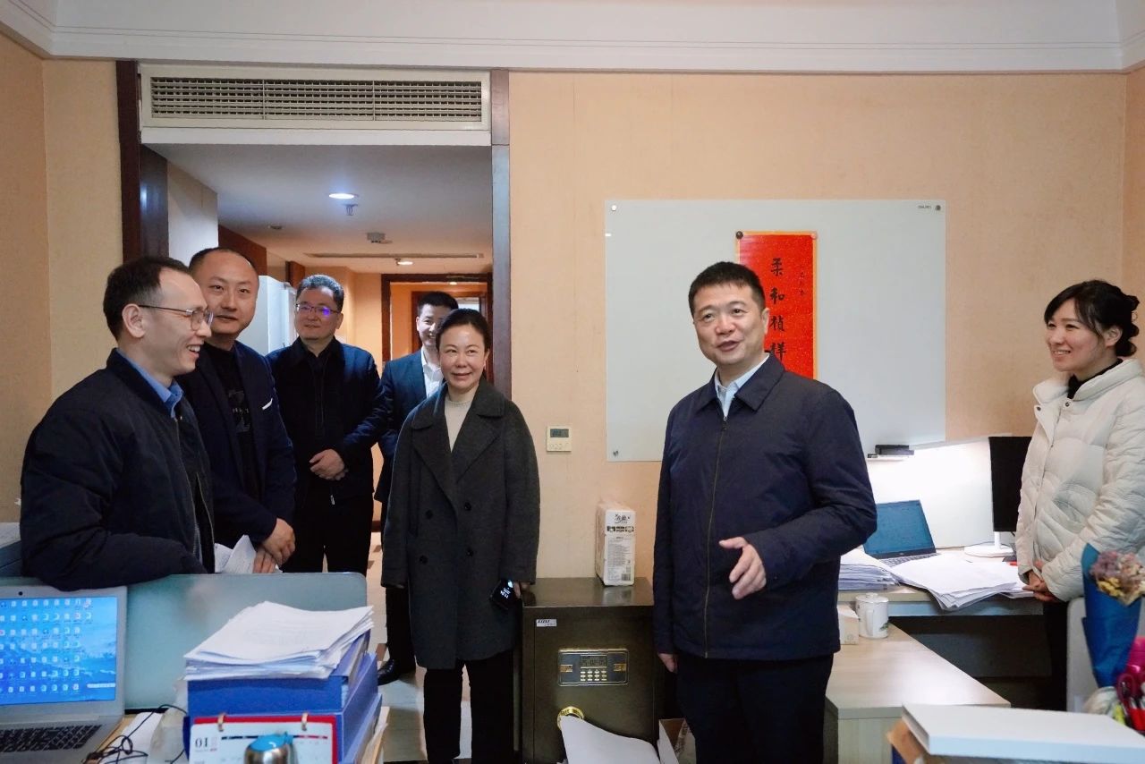 温暖启航，共赴新篇！—— 省尊龙集团官网集团辅导走访慰问干部职工